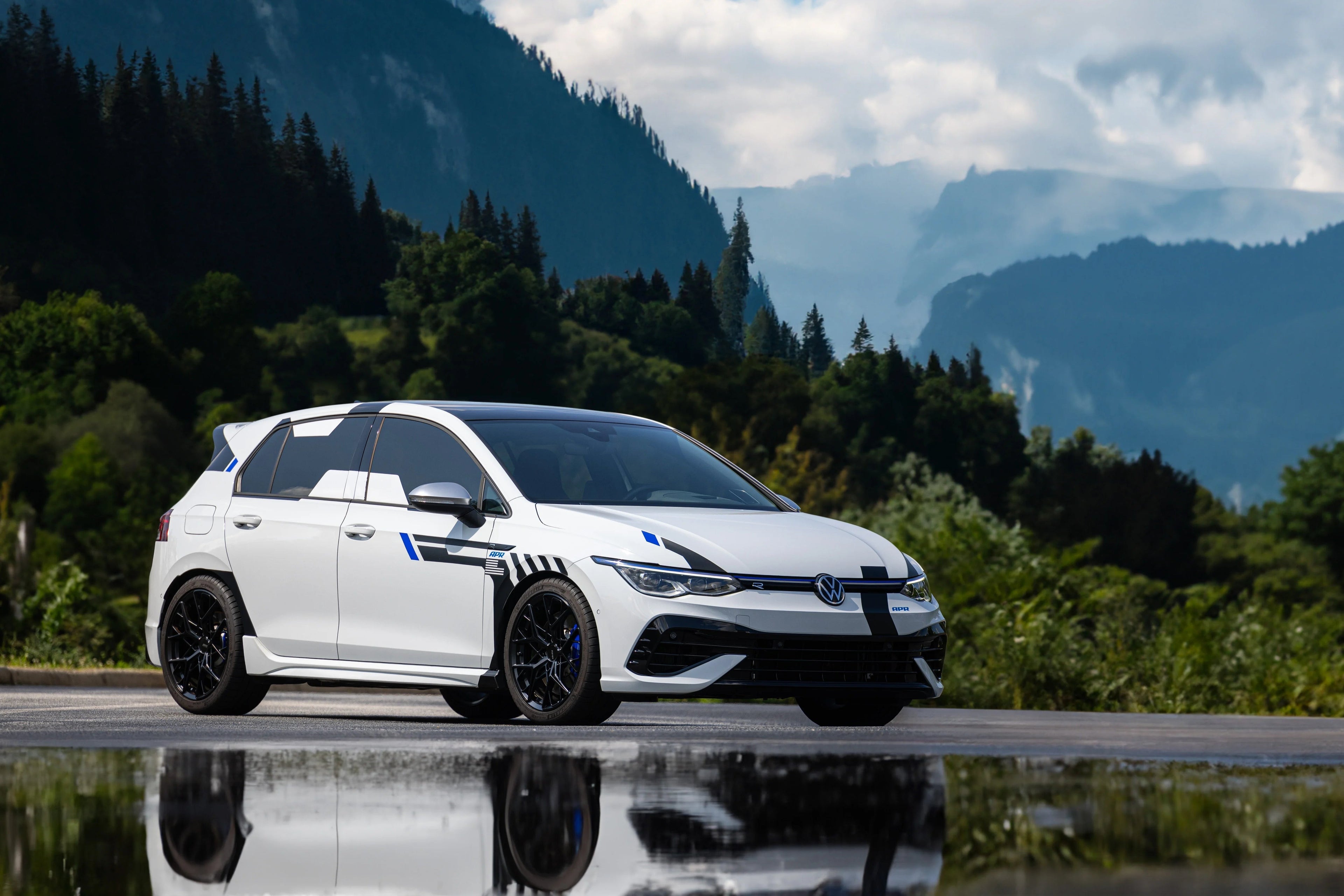 APR Tuning Roll-Control Lowering Springs | 2022+ VW Golf R (SUS00017)